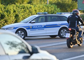 Slobodna Dalmacija – Teška prometna nesreća u središtu Splita: vozačica stradala u padu mopeda, iz policije pozivaju građane da im pomognu