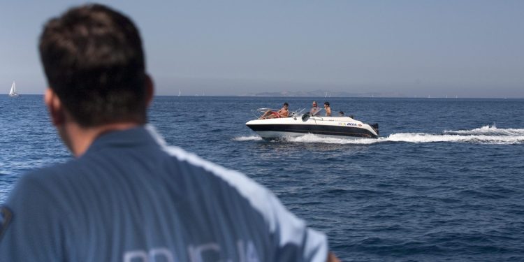 Šibenski policajac vrijeđao muškarca zbog glasne glazbe, pokrenut disciplinski postupak