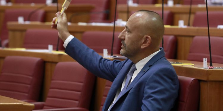 Velike promjene u šibenskoj bolnici; Sanja Jakelić nova predsjednica Upravnog vijeća, HDZ nagradio i Zekanovića: ‘Kreće uhljebljivanje!‘