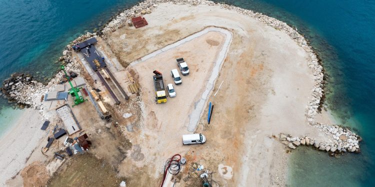 Slobodna Dalmacija – Protiv ste radova na Žnjanu i aglomeraciji jer su gužve u prometu i nemamo se gdje kupati. A da se vratimo u pećine?