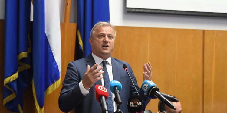Gradonačelnik pozvao vijećnike da dostave “želje”: “Nadam se da je došao trenutak u kojemu će se blokada konačno prekinuti”