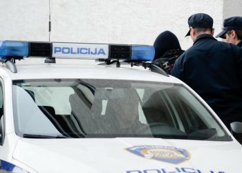 Policija u Crnom zaustavila 29-godišnjeg recidivistu koji je ponovno vozio bez dozvole! Na sudu je dobio kaznu od 14 dana zatvora