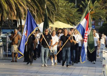 Slobodna Dalmacija – Udruga 156. brigade ugostila branitelje hodače i obilježila 32. godišnjicu Taktičke grupe: ‘Osmorica pala za Domovinu’