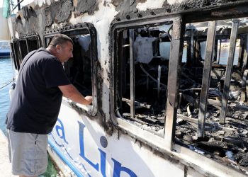 Slobodna Dalmacija – Pogledajte što je ostalo od broda koji je gorio na Čiovu! Šokirani vlasnik sumnja: ‘Dogodila se konkurencija..’