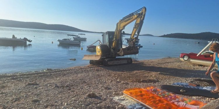 Slobodna Dalmacija – Turistička razglednica iz Sevida na Moru: ‘Razumijem da se ovo zbog snijega i niskih temperature ne može obaviti zimi’