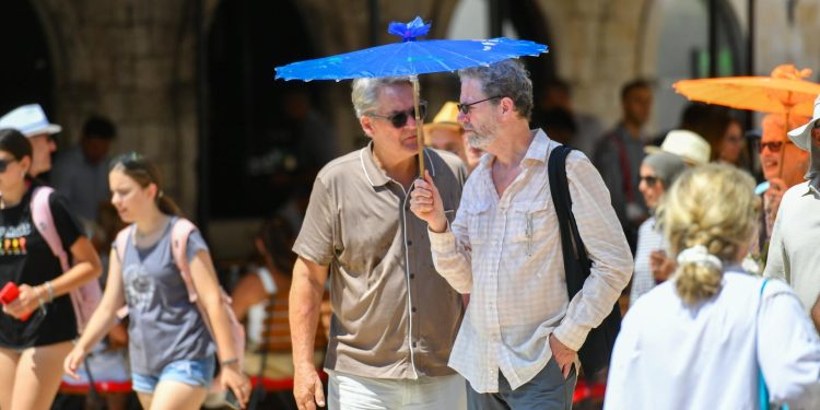 Izdržimo još danas, već sutra moći će se spavati bez klime: evo kako stoji dubrovačko područje i kakvo nas vrijeme očekuje idući tjedan