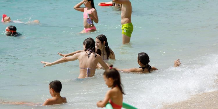 Slobodna Dalmacija – More u Splitu je uskuhalo, pitali smo stručnjake koliko je to opasno za razvoj bakterija. Problem je samo ova situacija