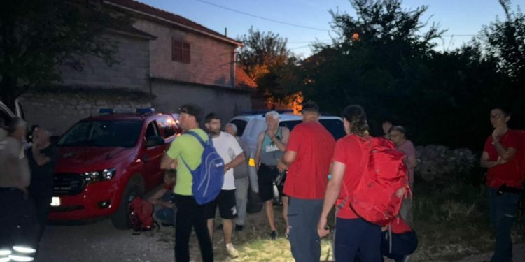 Uspješno završena potraga: šibenski HGSS-ovci pronašli ženu koja je nestala u Kistanjama; ‘Bila je nedaleko od sela’