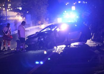 Slobodna Dalmacija – Pijani vozač sinoć se u Splitu zabio u auto s vozačicom i četvero djece. Djevojčica s ozljedom glave se bori za život