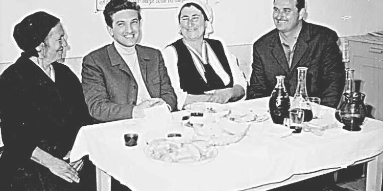 Kako je stol u zlarinskom hotelu postao pozornica za Vicu Vukova…