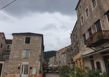 Slobodna Dalmacija – Slovenac na Hvaru odriješio kesu za apartman, ali onda ga je jedna stvar dotukla: ‘Sve je poskupilo, neću to raditi’