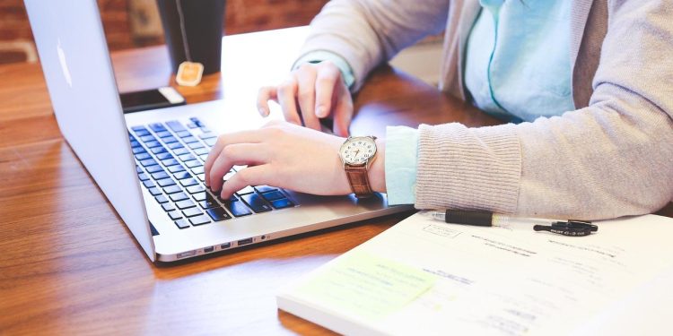 Uvjerili ga da je na bitcoinu zaradio malo bogatstvo pa na njegovo ime podignuli kredit