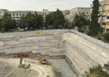 Slobodna Dalmacija – Bivši vlasnici zemljišta na kojem se gradi kontroverzni objekt u Splitu traže zabranu radova: ‘Niz je čudnih stvari…’