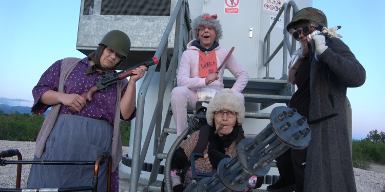 Slobodna Dalmacija – Svi pričaju o hit-parodiji u kojoj glume Kninjani svih generacija: ‘Četnik Hrvoje s dva prsta naš je glavni negativac’