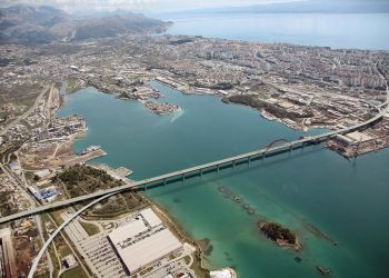Slobodna Dalmacija – Projekt mosta preko Kaštelanskog zaljeva podijelio velike tvrtke: ‘A što fali tunelu! Gdje su analize svih opcija?’