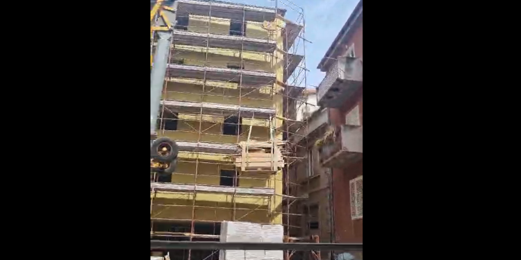 Apel stanara s Poljane Požarišće: “Dizalice se okreću iznad naših glava, gost me zove da mu tona tereta visi nad glavom, hitno poduzmite nešto”