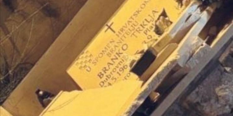 Evo što se dogodilo s oštećenim spomenikom u Platu…