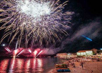 Banje Beach restaurant, lounge and club Dubrovnik Vas poziva na otvaranje Dubrovačkih ljetnih igara!