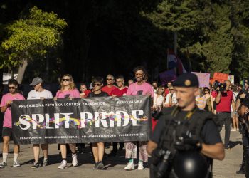Slobodna Dalmacija – Split Pride prošao bez incidenta, okupilo se oko 300 ljudi koji su u dobrom raspoloženju prošetali splitskim ulicama