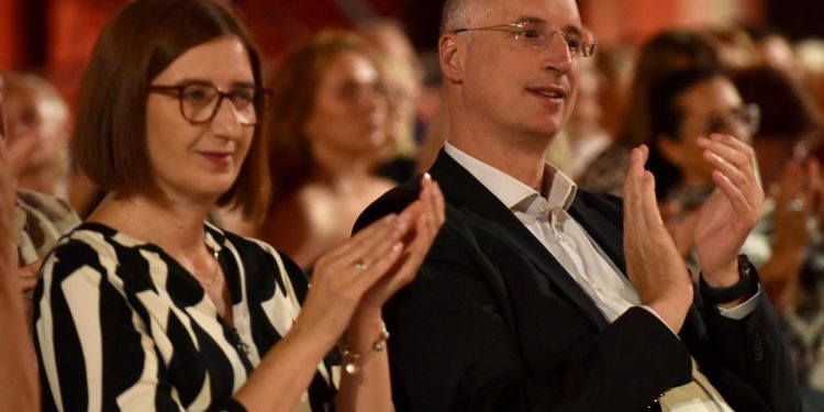 Slobodna Dalmacija – Damir Šarac: Priča o obrazima ili kako je Marijana Puljak rušila Tehnološki park, a stranka Centar svojata novac građana