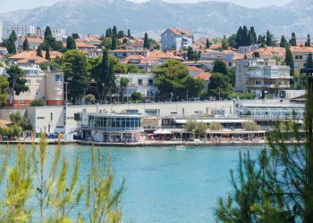 Slobodna Dalmacija – Stanari splitskog elitnog kvarta ispaljuju: ‘Vruće nam je, ali ko će otvorit prozor?! Ovo je nesnosno!’