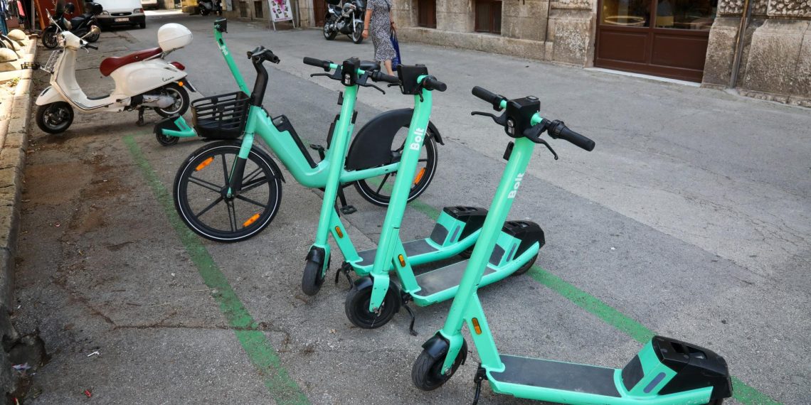 Zadarska policija traži svjedoke nesreće koja se dogodila na Plovaniji, u potrazi su za vozačem koji je udario čovjeka na romobilu…