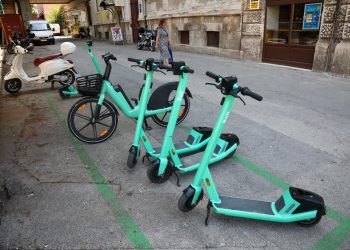 Zadarska policija traži svjedoke nesreće koja se dogodila na Plovaniji, u potrazi su za vozačem koji je udario čovjeka na romobilu…