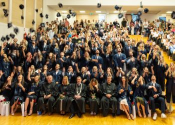 Slobodna Dalmacija – Velika fešta na Medicinskom fakultetu u Splitu! U tri dana održane tri promocije; donosimo popis 146 najboljih studenata