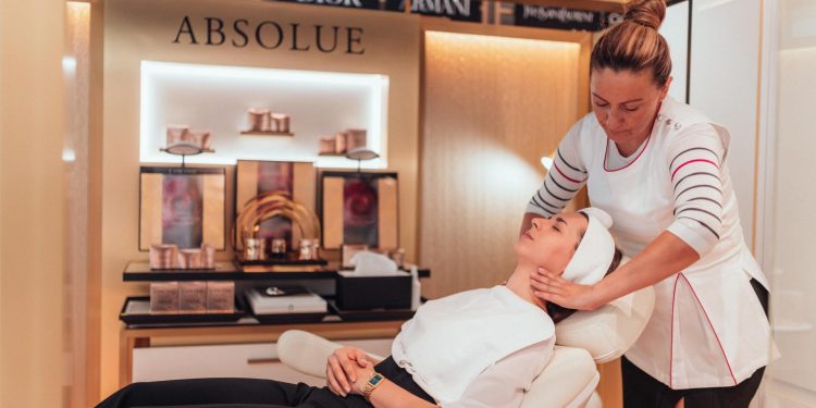 Lancôme Absolue kabina stigla je u Zadar, u Douglas parfumeriji Supernova Zadar nastavlja se prepoznatljiva era u njezi kože