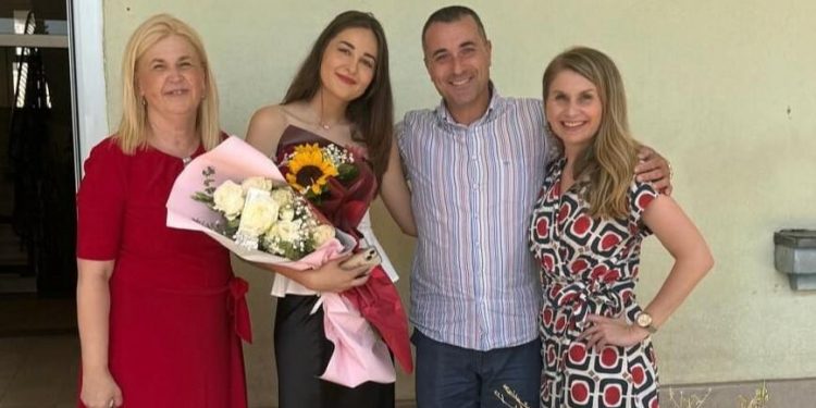 Ema Stjepanović postala prva stručnjakinja za upravljanje turističkom destinacijom na Sveučilištu u Zadru