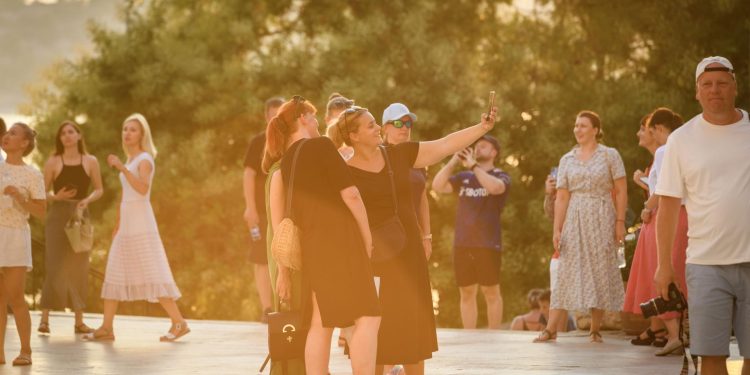 Turisti iznervirani Hrvatskom: ‘Plitvice su teško razočaranje, zamke su posvuda, bolje posjeti Krku’