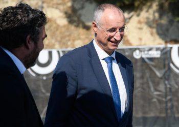 Slobodna Dalmacija – Puljak predstavlja izmišljene projekte, i ne posustaje na plus 40. A što radi oporba? Niti ne pokušava držati tempo…