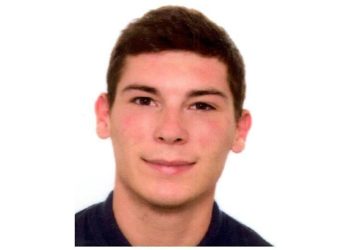 Slobodna Dalmacija – MUP objavio fotografiju momka koji je sinoć u Splitu divljački ‘pomeo’ najpoznatijeg policajca, potraga još traje