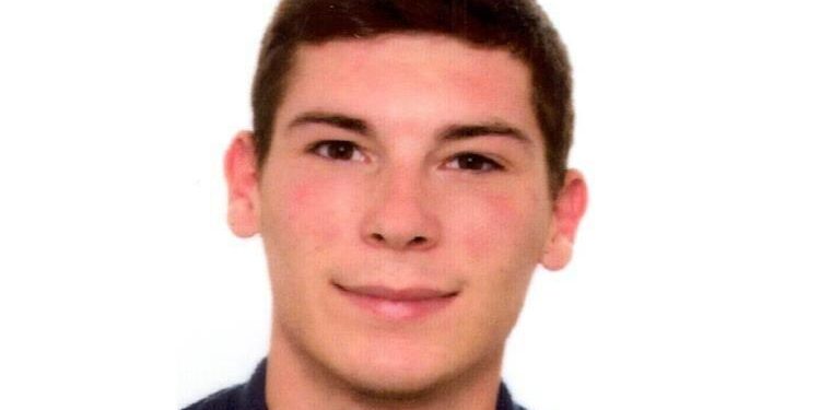 Slobodna Dalmacija – MUP objavio fotografiju momka koji je sinoć u Splitu divljački ‘pomeo’ najpoznatijeg policajca, potraga još traje