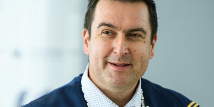 Slobodna Dalmacija – Dekan Pomorskog fakulteta: ‘Političari se vole slikati pokraj mosta, kod tunela neće nitko!’