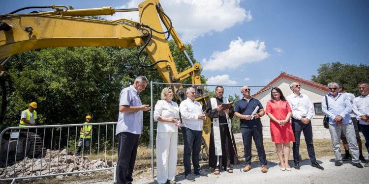 Slobodna Dalmacija – Nova 2025. godina od slavlja u Prgometu