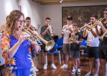 Slobodna Dalmacija – Nigdje se nije okupilo toliko mladih glazbenih talenata kao u alkarskom gradu! Pričali smo s uglednim predavačima