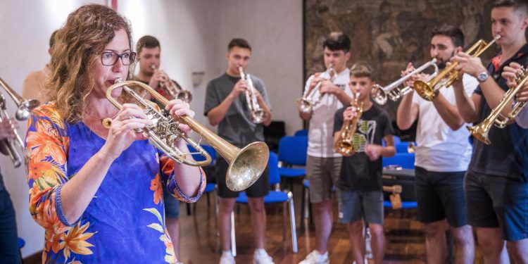 Slobodna Dalmacija – Nigdje se nije okupilo toliko mladih glazbenih talenata kao u alkarskom gradu! Pričali smo s uglednim predavačima