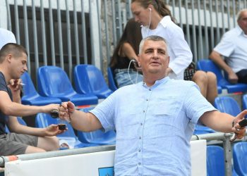 Slobodna Dalmacija – U Sinju vrije zbog zapošljavanja Buljeve savjetnice: ‘Završni čin operacije uhljebljivanje’; ‘Ni Kim se ne bi postidio’