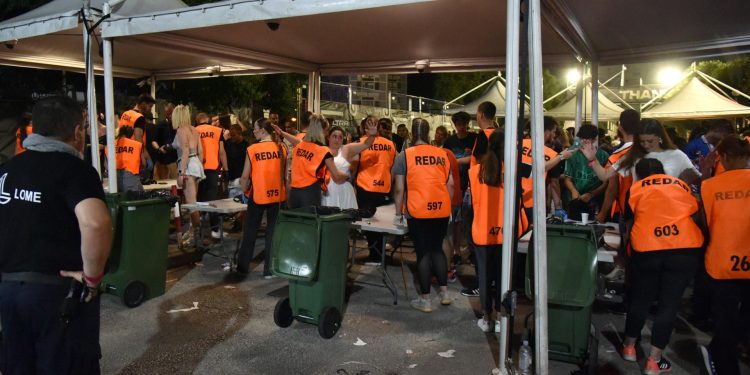 Slobodna Dalmacija – Oni su tihi heroji ovogodišnje ‘Ultre’; 36 sati stoje na nogama i kontroliraju partijanere: ‘Pokušavaju nas potkupiti!’