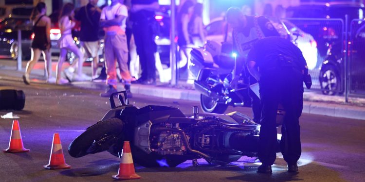 Slobodna Dalmacija – Prometna nesreća pokraj ‘Ježurka’: sudarili se motocikl i Prometov autobus, vozač motocikla odvezen u bolnicu