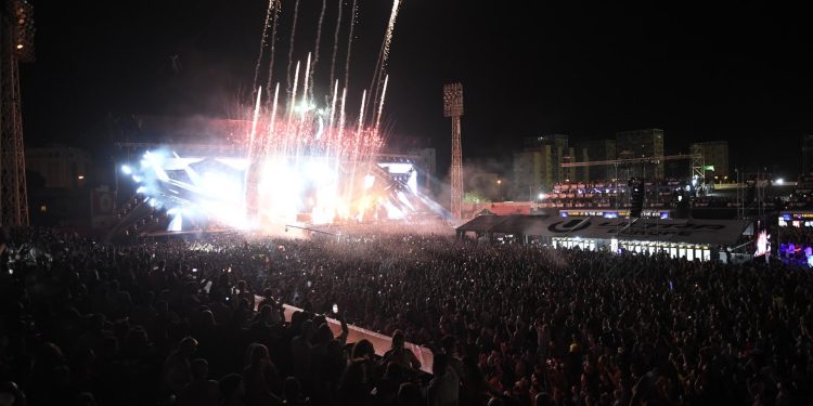 Slobodna Dalmacija – Tijekom druge večeri Ultre privedeno 125 osoba i naplaćeno preko 50 tisuća eura kazni, uglavnom zbog droge