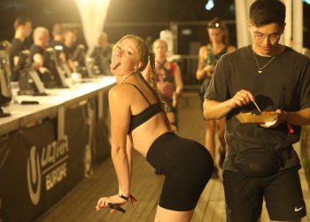 Slobodna Dalmacija – Od prodavača na Ultri saznali smo što je najbolje išlo: ‘Najviše prodajemo burgere, pogotovo kad dođu gladni momci…’