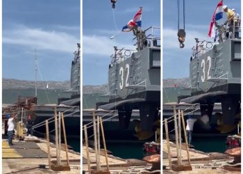 Slobodna Dalmacija – Neće pa neće! Pogledajte urnebesan video iz splitskog škvera, ‘tvrdoglava’ boca nikako da pukne. Ekipa se valjala…