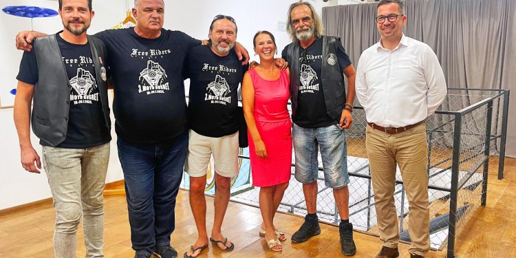 Slobodna Dalmacija – Kliški bajkeri na Kočinje brdo dovode Zabranjeno pušenje i Atomsko sklonište, a očekuje se više od 120 moto klubova