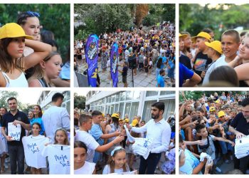 Slobodna Dalmacija – U Split stigli učenici iz Sisačko-moslavačke županije. Ovdje će provesti ljeto, kupati se i družiti s malenim Splićanima