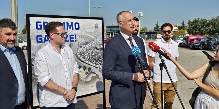 Slobodna Dalmacija – Ivica Puljak najavio skupocjenu garažu koju će mostovima spojiti s grobljem: ‘Na krovu će biti ugostiteljski objekti’