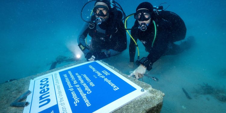 Nalazište 400 amfora na Pagu dobilo posebnu tablu UNESCO-a: “Ovo je najbolji primjer dobre prakse očuvanja podvodnog blaga”