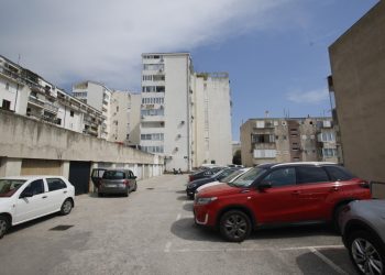 Slobodna Dalmacija – Ilegalni iznajmljivači rade ogromnu štetu hrvatskom turizmu, pogledajte što su samo napravili stanarima u Makarskoj