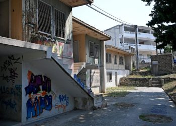 Slobodna Dalmacija – Zavidna brzina pravosuđa: sud vratio Zeničane u Duće dan poslije upita ‘Slobodne’! I godinu nakon presude…